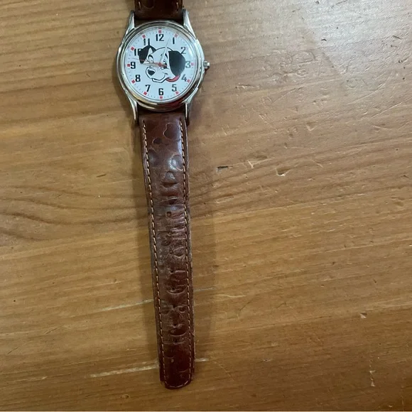 Fossil: Disney  “ Lucky” from 101 Dalmatian vintage limited edition disney watch - Picture 3 of 8